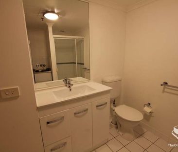 Unfurnished Studio Apartment with Stunning Views - Photo 5