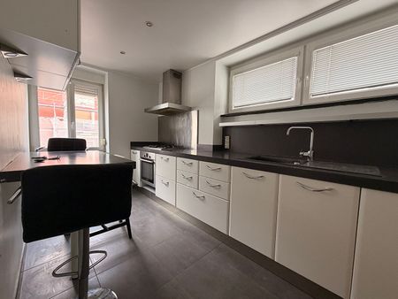 Location Appartement 4 pièces 96m² - Photo 4