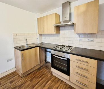 Courtybella Terrace, NEWPORT - Photo 2