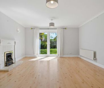 4 bedroom detached house to rent - Photo 2