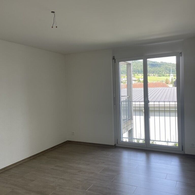 Helle und moderne Attikawohnung im Herzen von Menziken - Photo 1