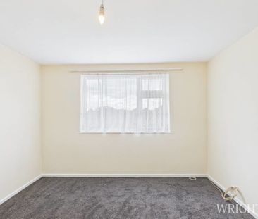2 bedroom Flat - Deanscroft, Knebworth - Photo 3