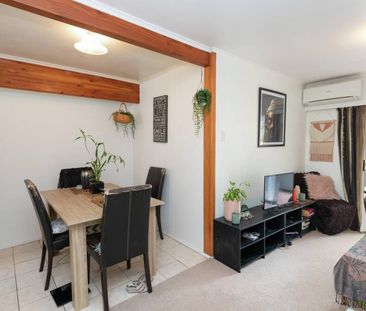 Self contained One bedroom flat in Howick - Photo 1