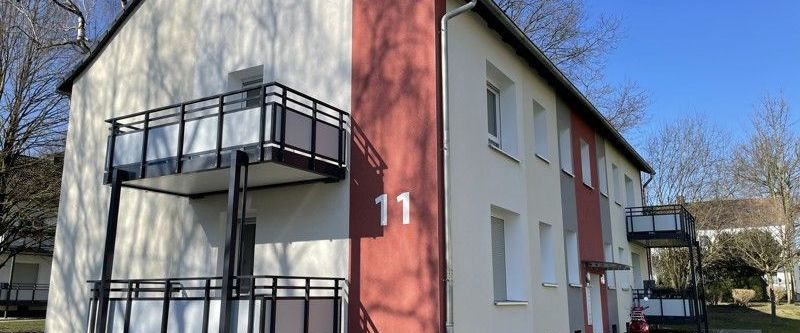 Günstige und frisch tapezierte Wohnung mit Balkon ! - Foto 1