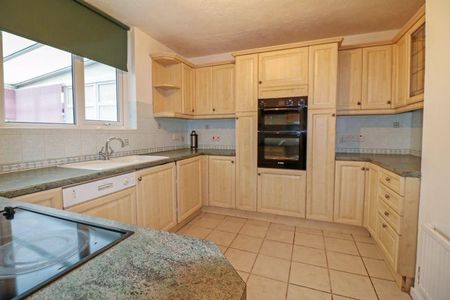 3 bedroom terraced house to rent - Photo 2