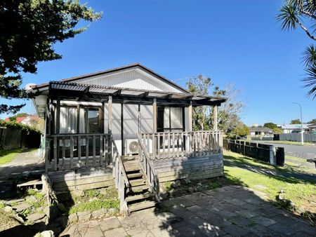 2 Massine Place, Randwick Park, Auckland - Photo 5
