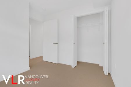 Townhouse in Vancouver West Side, BC - Photo 4