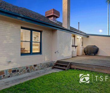 Spacious Family Home in Golden Square - Photo 6