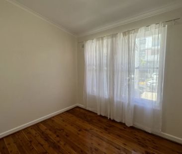 2B Premier Street, - Photo 3