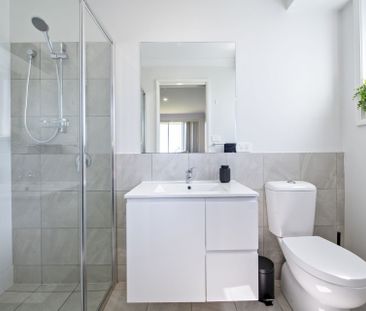 Modern Three Bedroom Duplex Close to Delroy shops - Photo 1