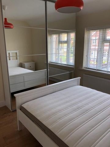 5 Bed Terraced House, Carlisle Avenue, W3 - Photo 5