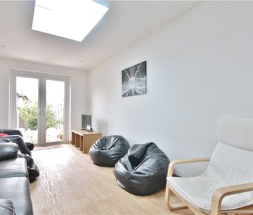 Marsh Lane, Addlestone, Surrey, KT15 1UN - Photo 1