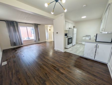 49 Water St, Thorold - 3 Bedroom Fully Detached House - Photo 3