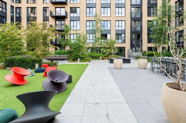 Greenford Quay, Greenford, UB6 - Photo 1