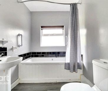 4 bedroom terraced house to rent - Photo 3