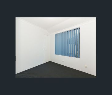 SPACIOUS FAMILY HOME IN A QUIET, CONVENIENT LOCATION - Photo 4