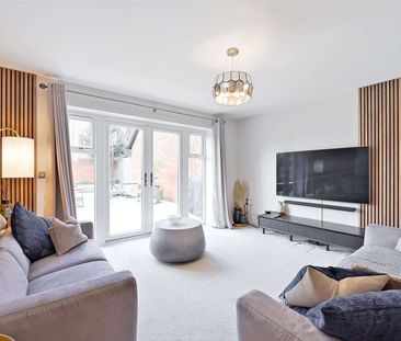 A well-presented four-bedroom detached family home with versatile l... - Photo 2