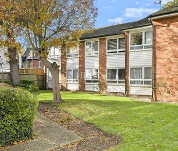 Woodford New Road, E18 - Photo 2