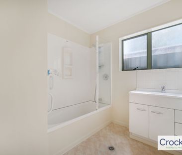 Charming 3-Bedroom Home in Henderson – 30 Kona Crescent - Photo 4