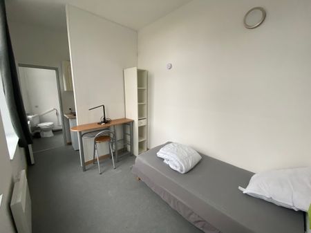 Location Appartement 1 pièce 14m² - Photo 3