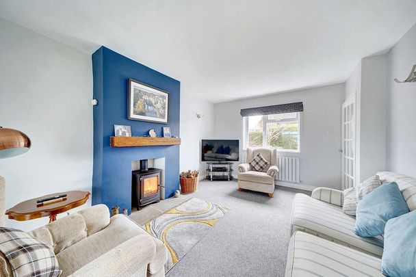 3 bedroom semi-detached house to rent - Photo 1