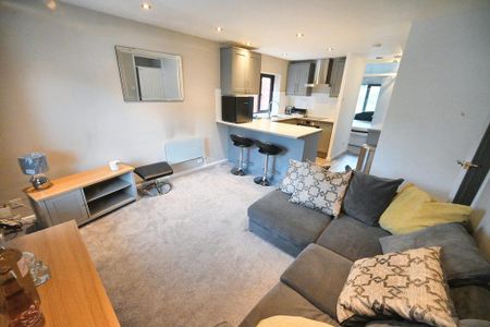 2 bedroom flat to rent - Photo 3