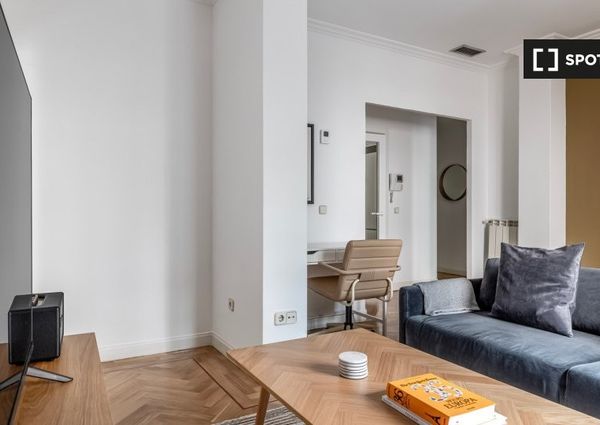 Calle del Cid, Madrid, Community of Madrid 28001