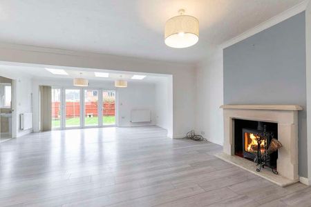 Paddocks Lane, Cheltenham, GL50 - Photo 2