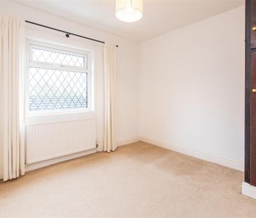 2 bed House - Mid Terrace To Let - Photo 4