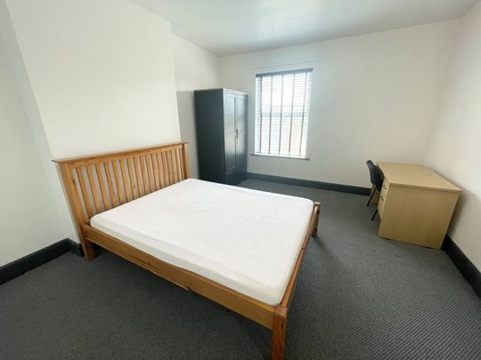 Room 7, Gregory Boulevard, NG7, Nottingham - Photo 1