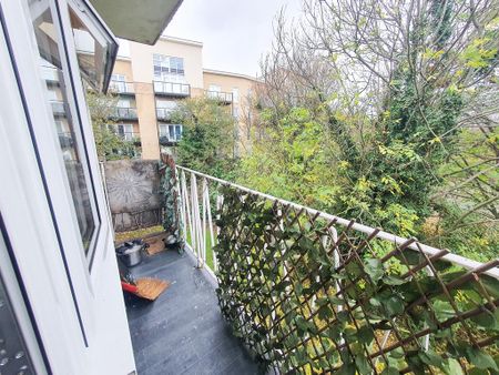 2 bedroom flat to rent - Photo 2