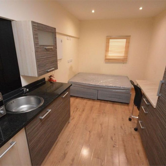 Studio to rent - Photo 1