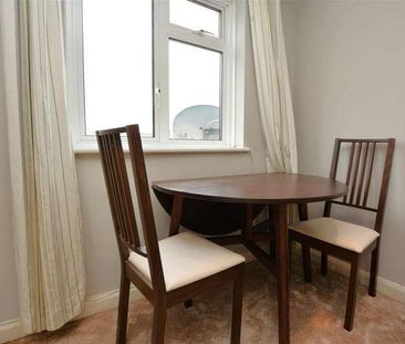 Baltic Close, Central Colliers Wood, SW19 - Photo 4