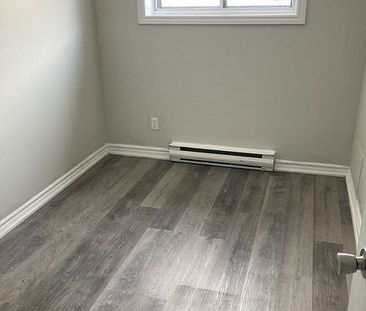 For Lease - 560 Bloor Street Unit# 202, Oshawa, Ontario - Photo 4