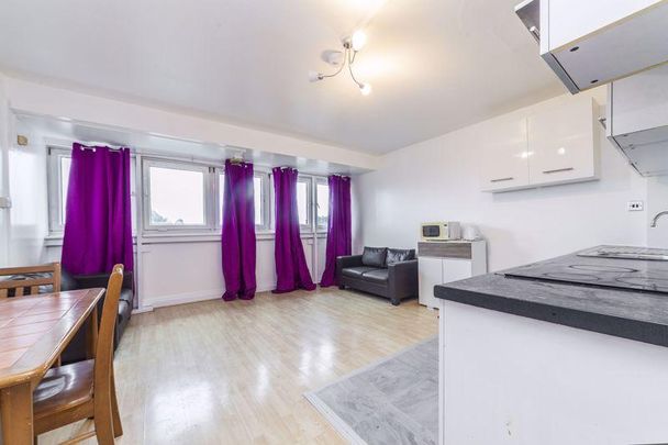 3 bedroom flat to rent - Photo 1