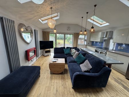 Fordlands Road, Fulford - P10937 - Photo 2