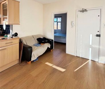 1 bedroom property to rent Shirley Court, York Road, Guildford, GU1 - Photo 2