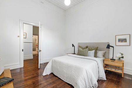 Charming Home in Prime Newington Location - Photo 4