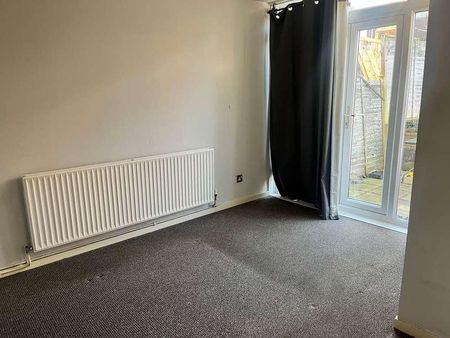 Brownlow Court, Lumbertubs, Northampton, NN3 - Photo 2