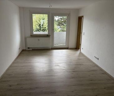 3 Raum Wohnung mit Balkon und Stellplatz ab sofort - Photo 1
