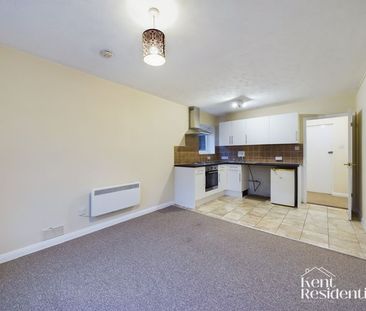 1 bed house to rent in Breton Road, Rochester, ME1 - Photo 2