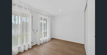 Open the door to coastal living - Photo 5