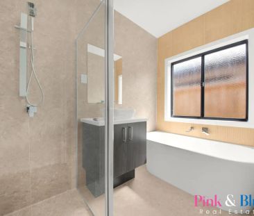 “Upgarded Family Home for Rent!” - Photo 2