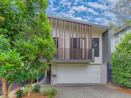 9 Victoria Street, Indooroopilly QLD 4068 - House For Rent - $1,450 | Domain - Photo 5
