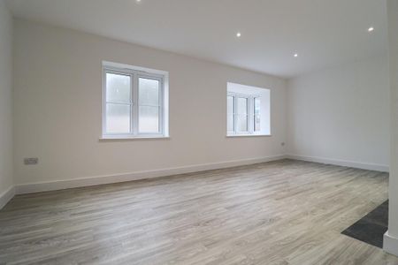 4 bedroom detached house to rent - Photo 3