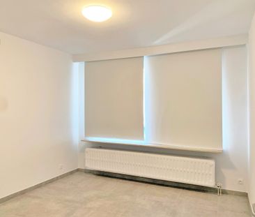 Ruim appartement met 2 slaapkamers en terras. - Photo 3