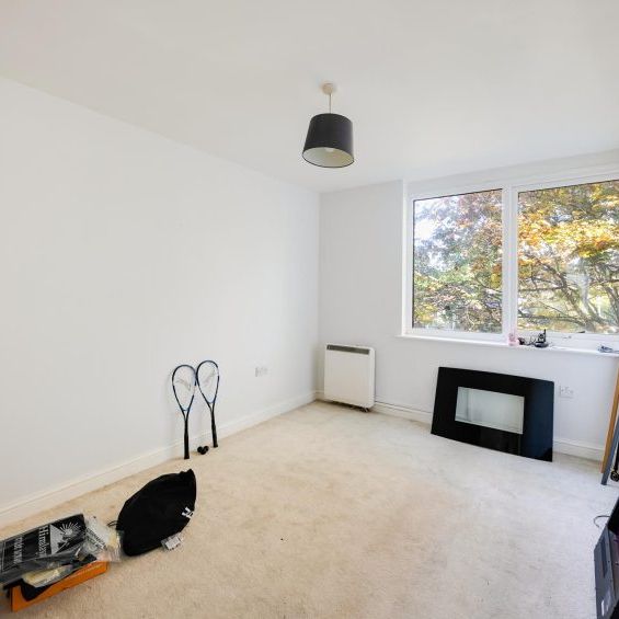 2 Bed Flat - Photo 1