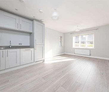 Bryan Gardens, Bracknell, RG42 - Photo 2