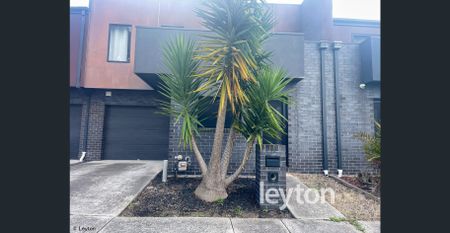 Modern Townhouse - Photo 5