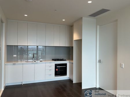 Welcome to THE LONSDALE - Photo 2